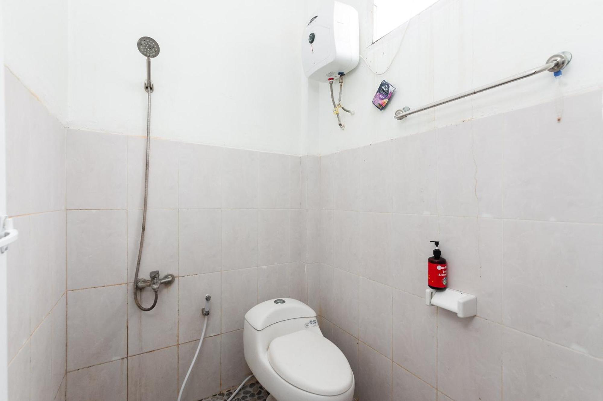 Reddoorz Syariah Near Rsud Zainoel Abidin Banda Aceh Hotel Ngoại thất bức ảnh